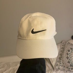 white nike hat